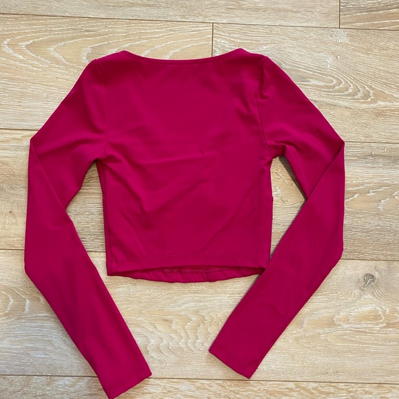 Dynamite Cropped Top in XXS - Picture 2 of 3